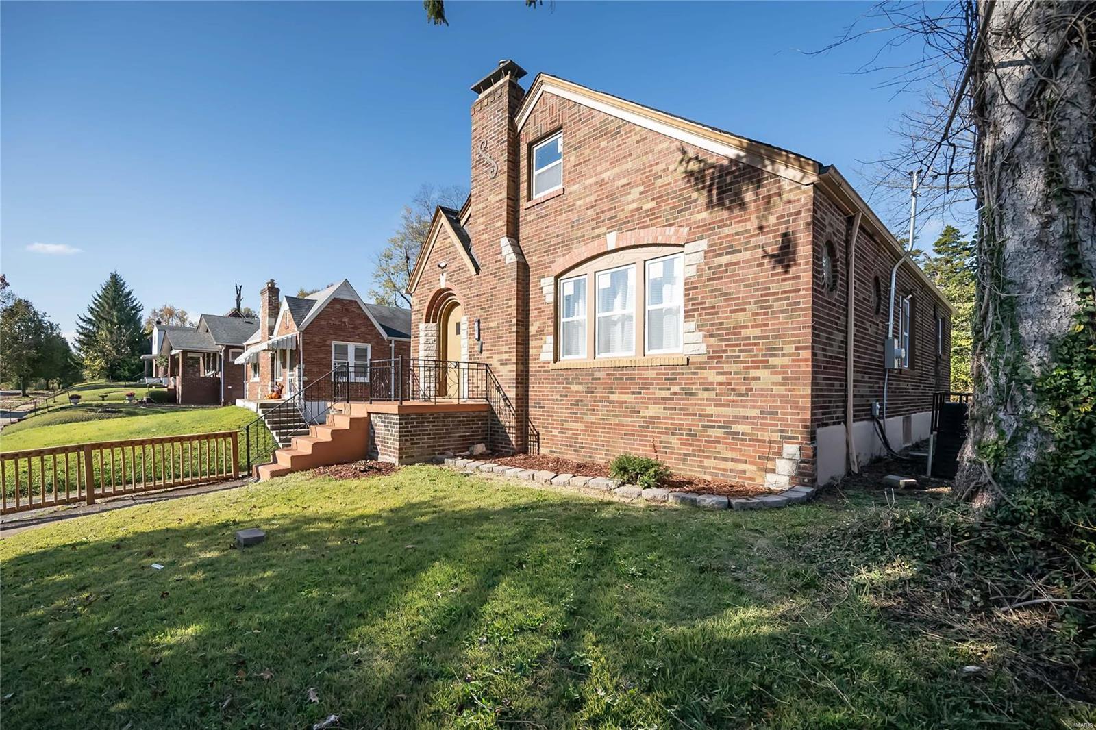 3847 Oakridge Boulevard