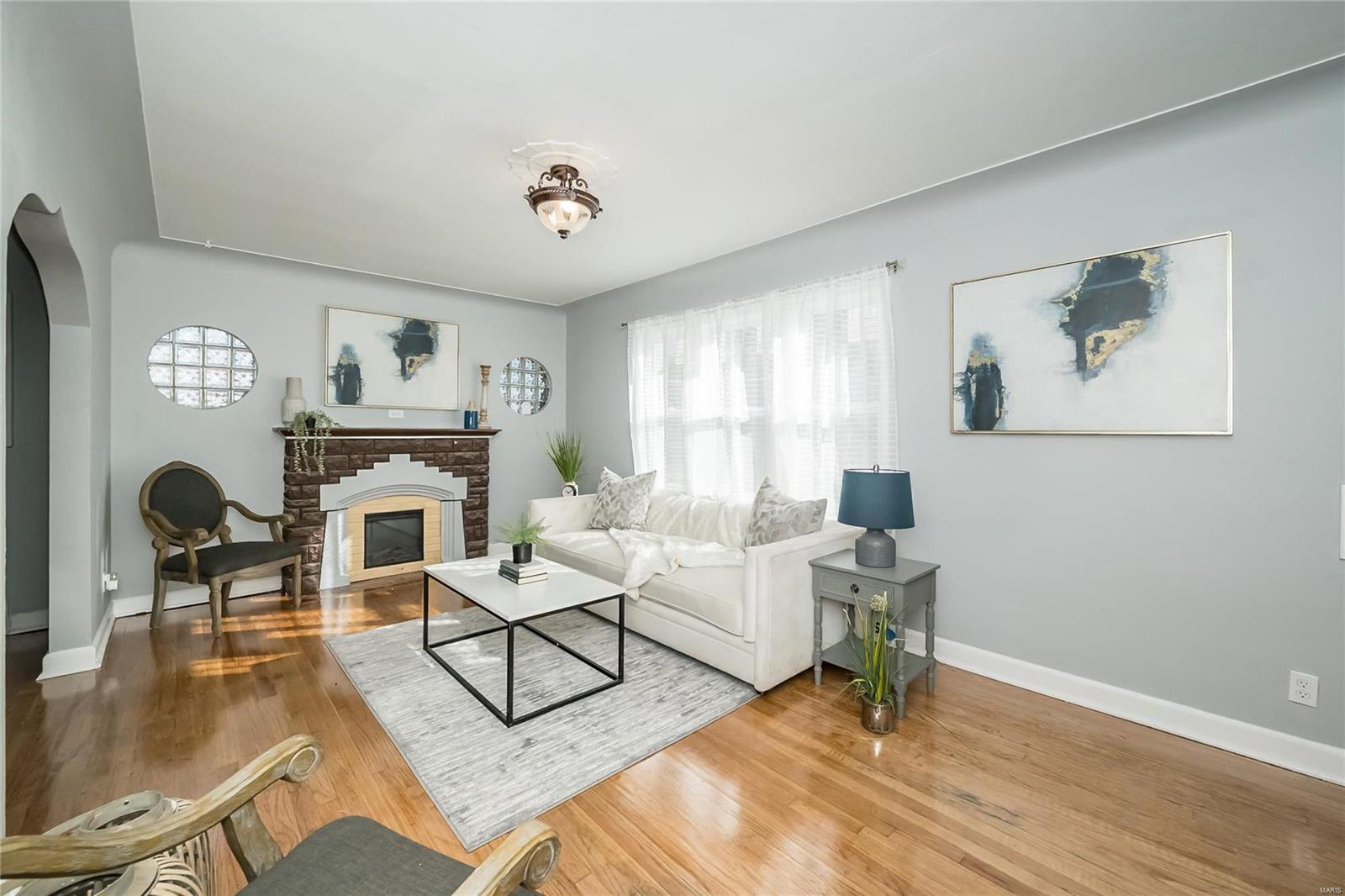 3847 Oakridge Boulevard