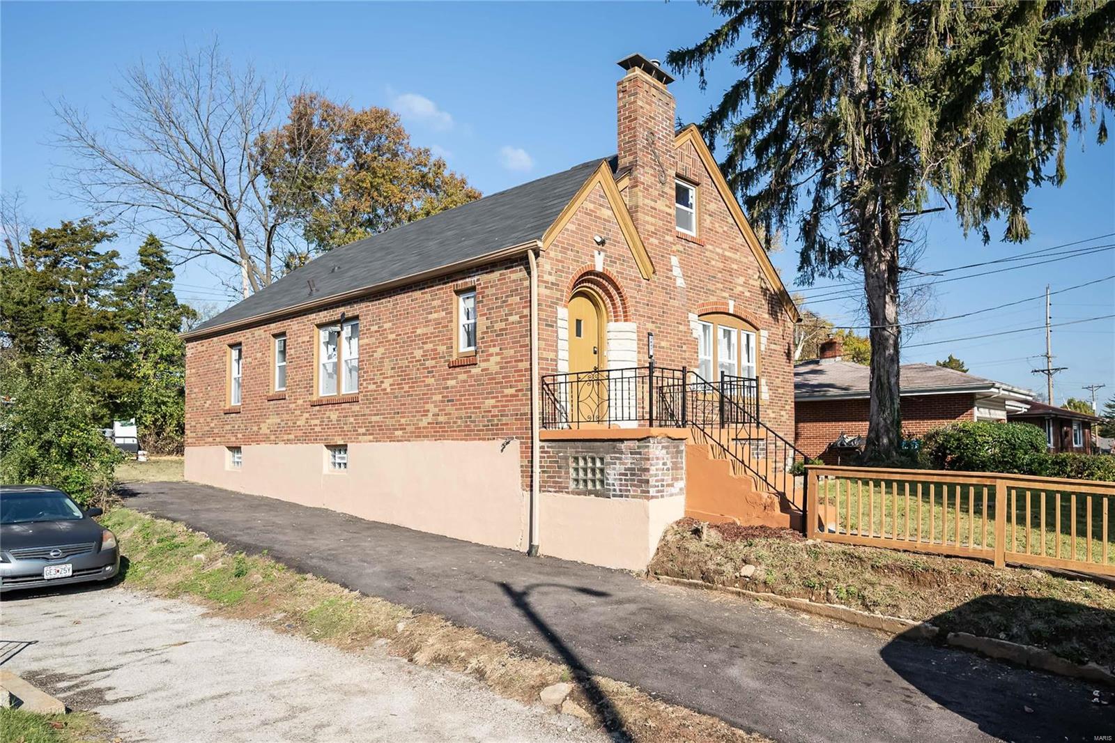 3847 Oakridge Boulevard