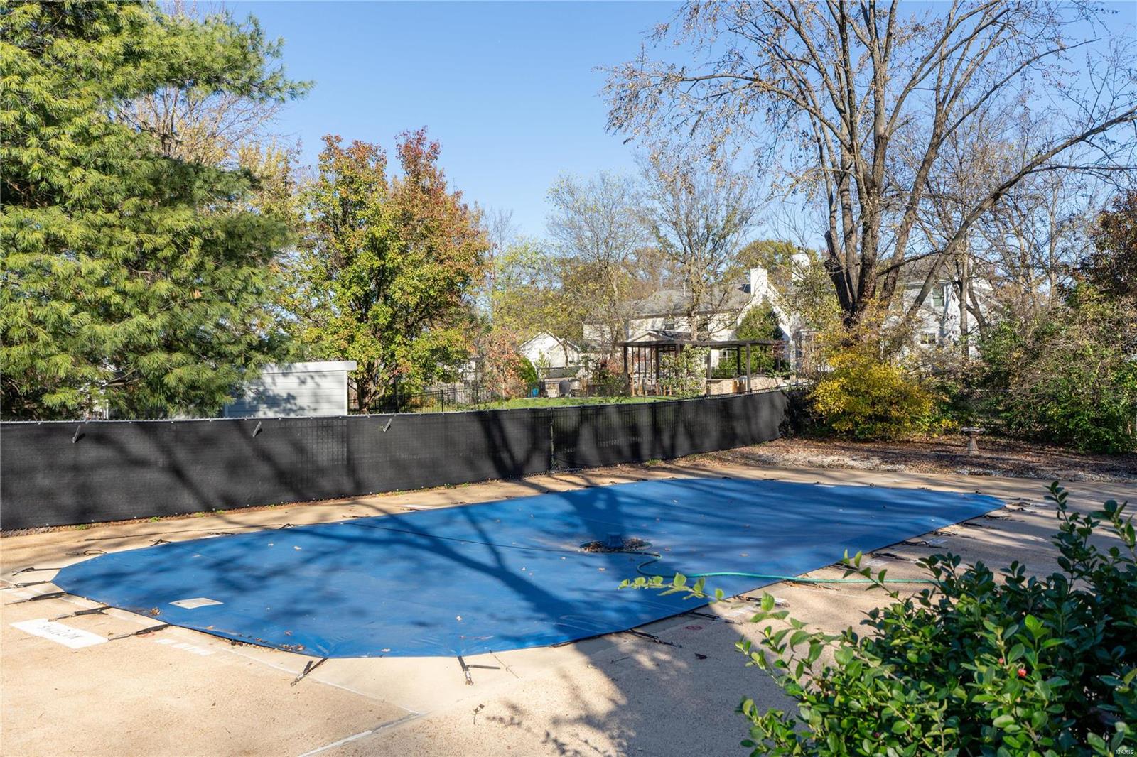 331 Barrington Square Unit: C