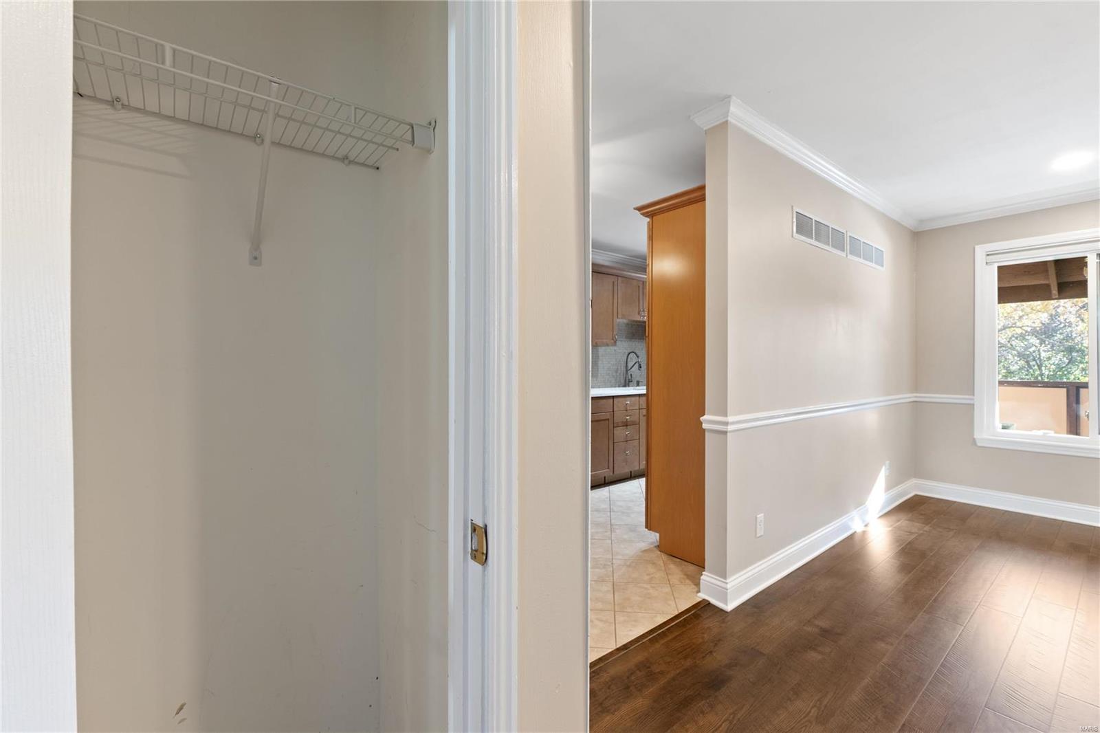 331 Barrington Square Unit: C