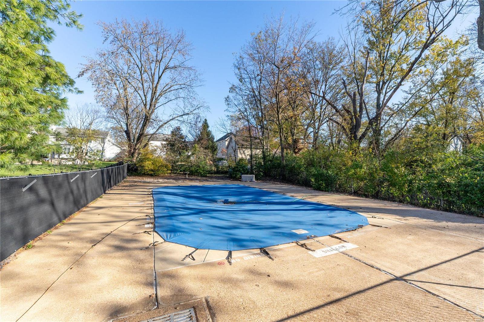 331 Barrington Square Unit: C