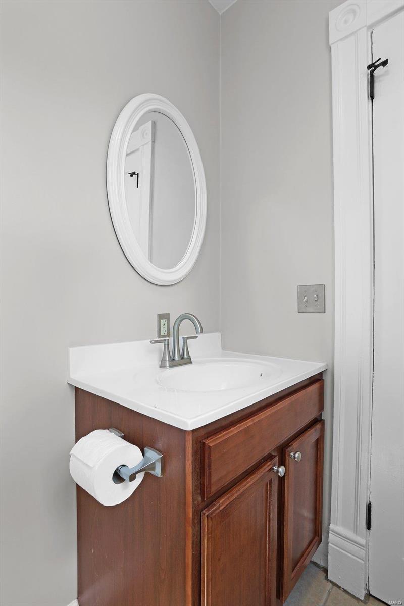 3515 Cambridge Avenue