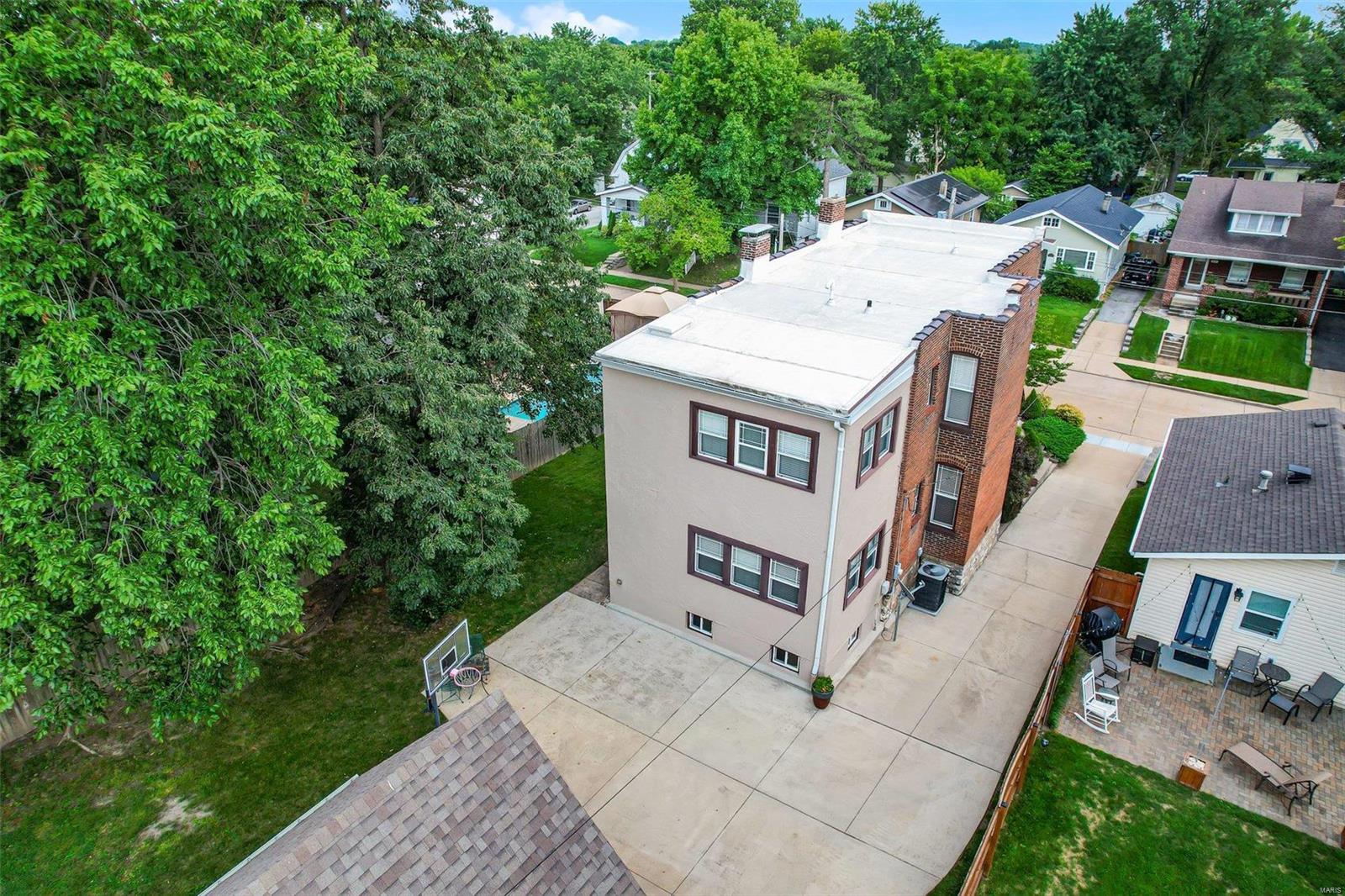 3515 Cambridge Avenue