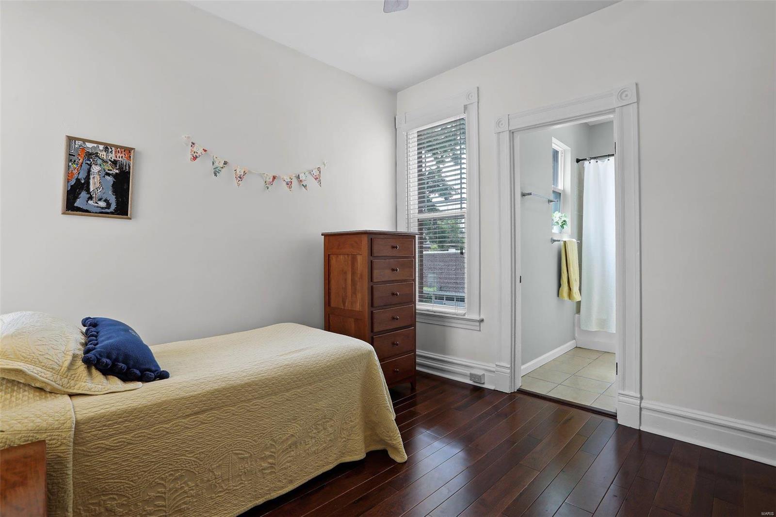 3515 Cambridge Avenue