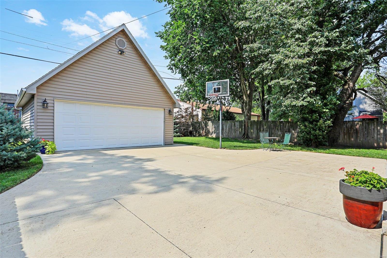 3515 Cambridge Avenue