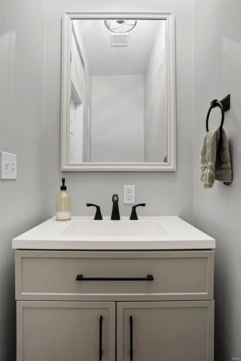 3515 Cambridge Avenue