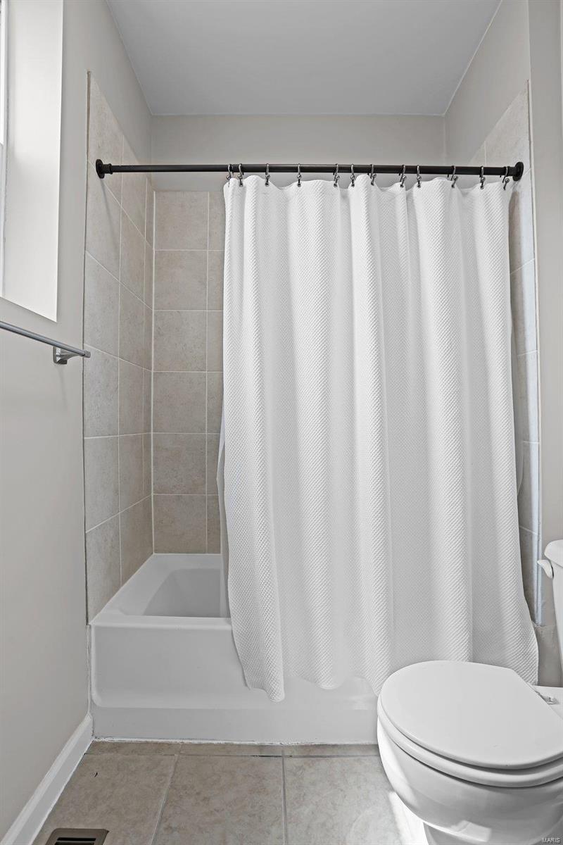 3515 Cambridge Avenue