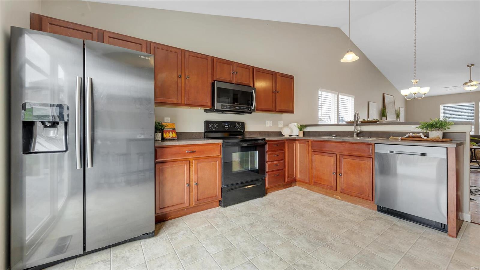 6593 Buckingham Palace Drive