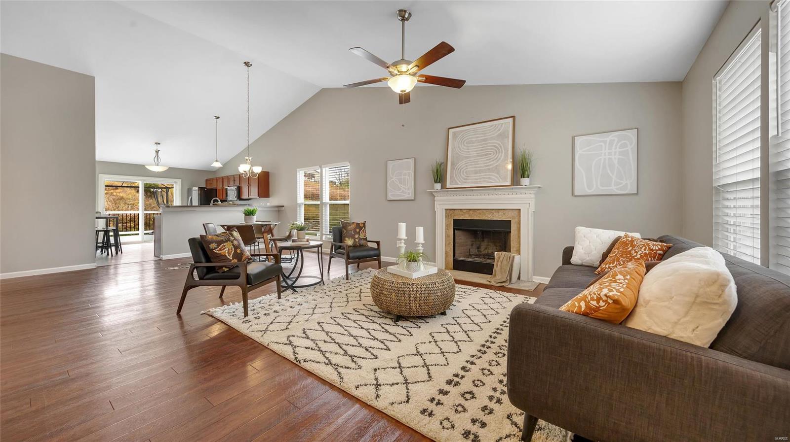 6593 Buckingham Palace Drive