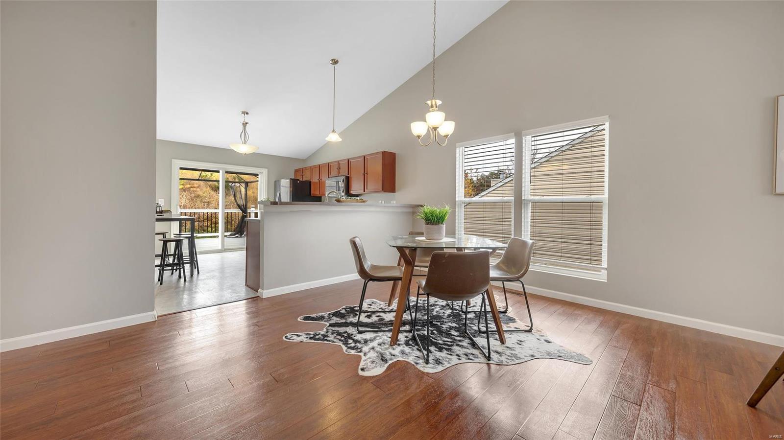 6593 Buckingham Palace Drive