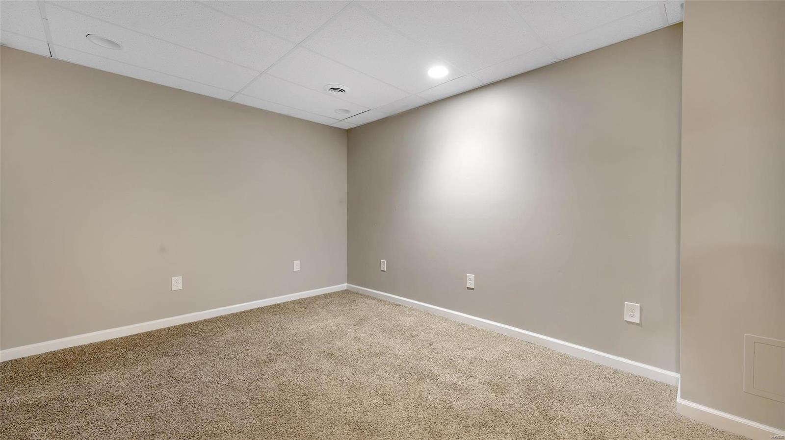 6593 Buckingham Palace Drive