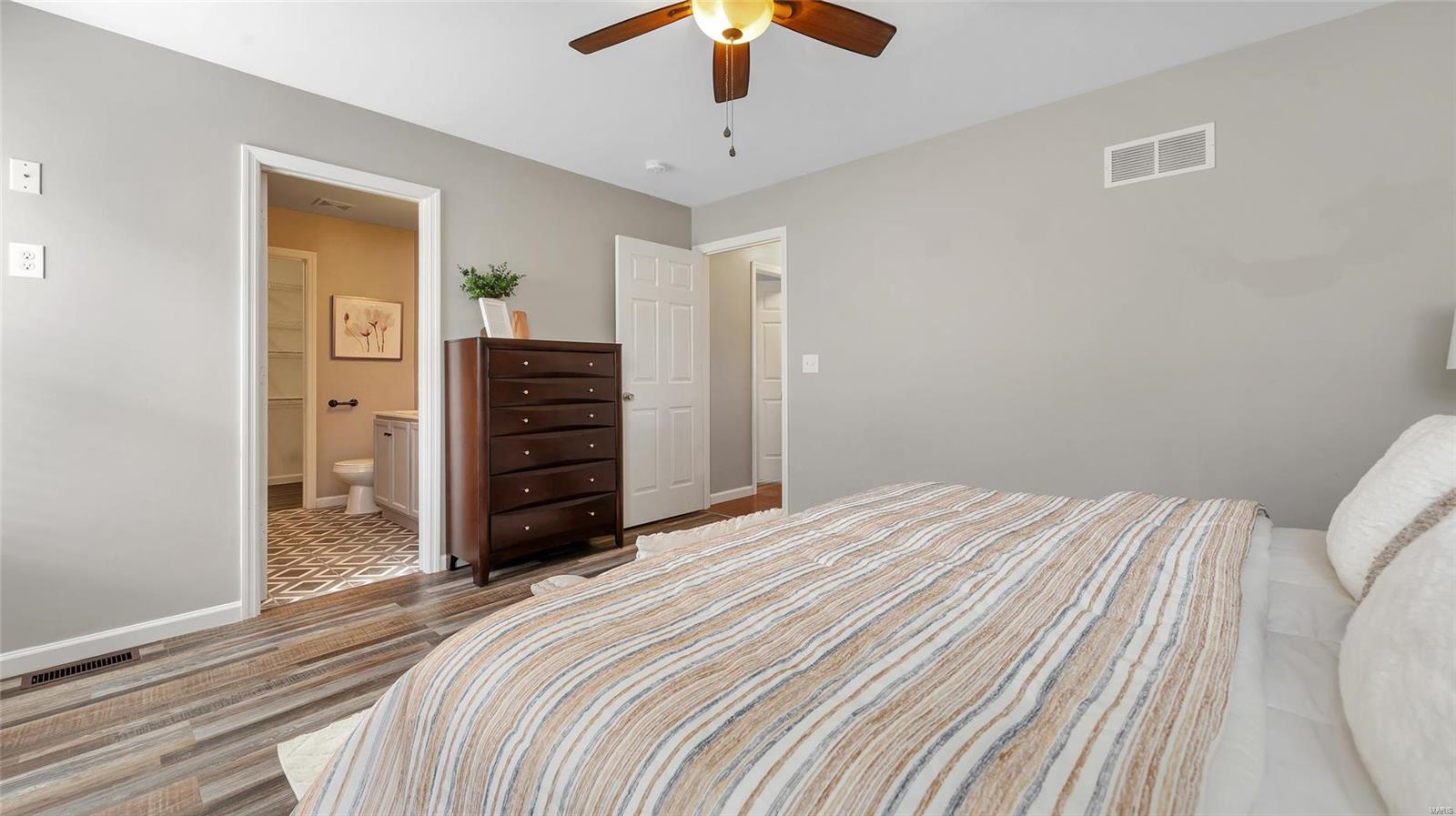 6593 Buckingham Palace Drive