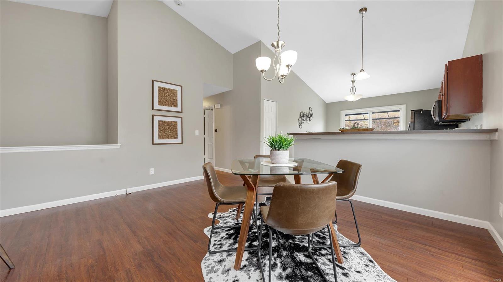 6593 Buckingham Palace Drive