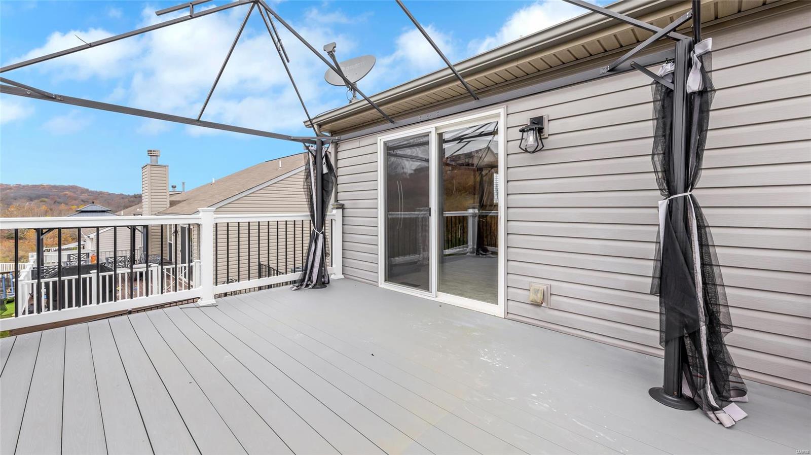 6593 Buckingham Palace Drive