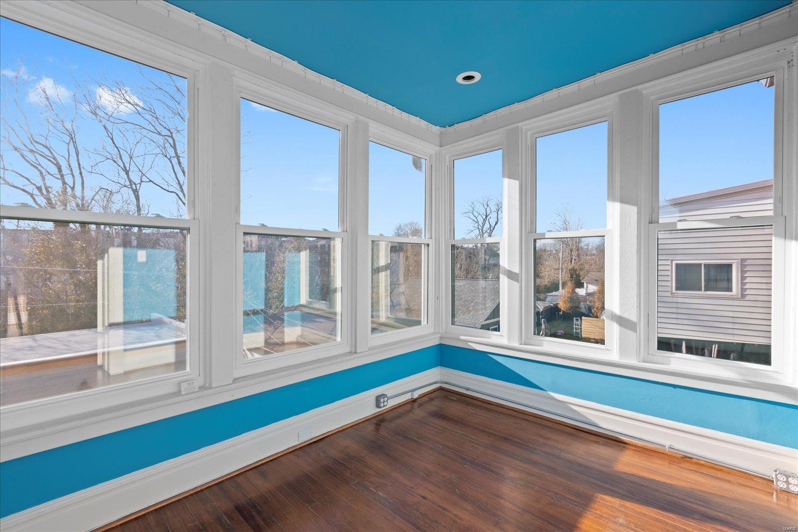 5830 De Giverville Avenue