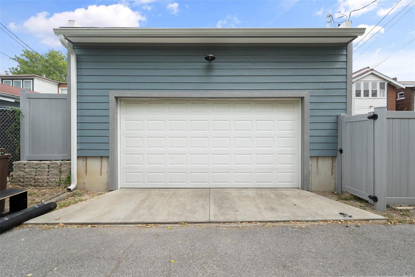 5830 De Giverville Avenue