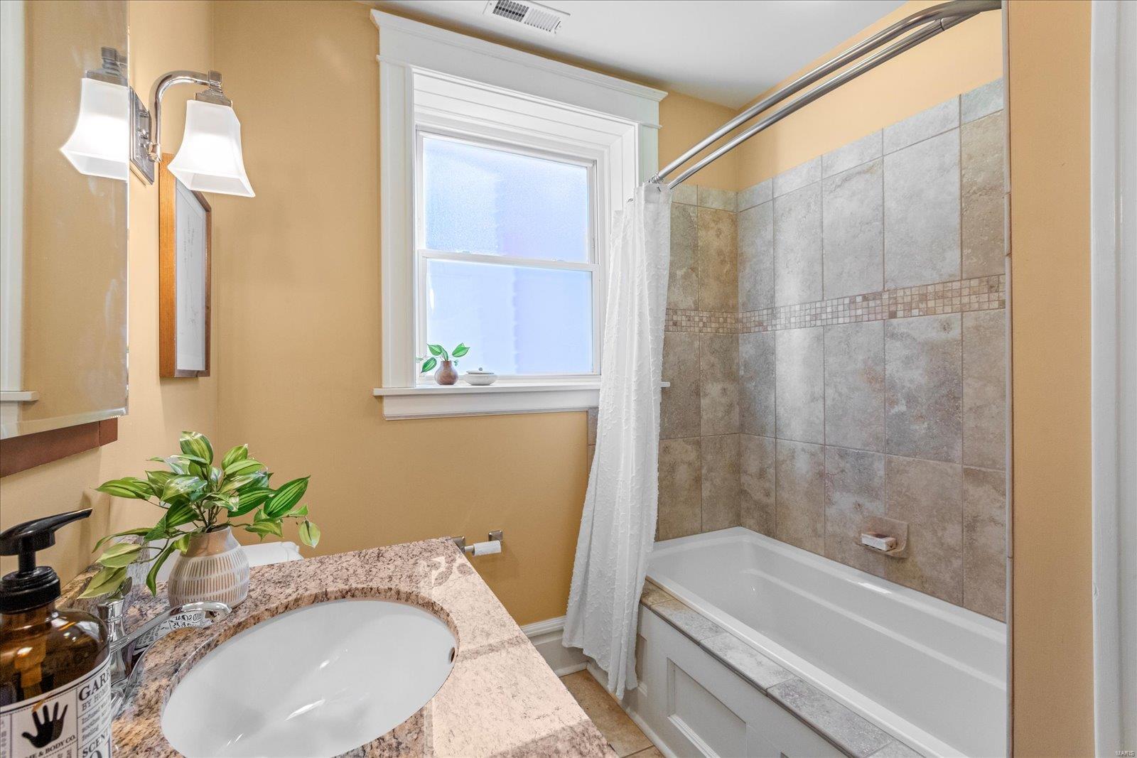 5830 De Giverville Avenue