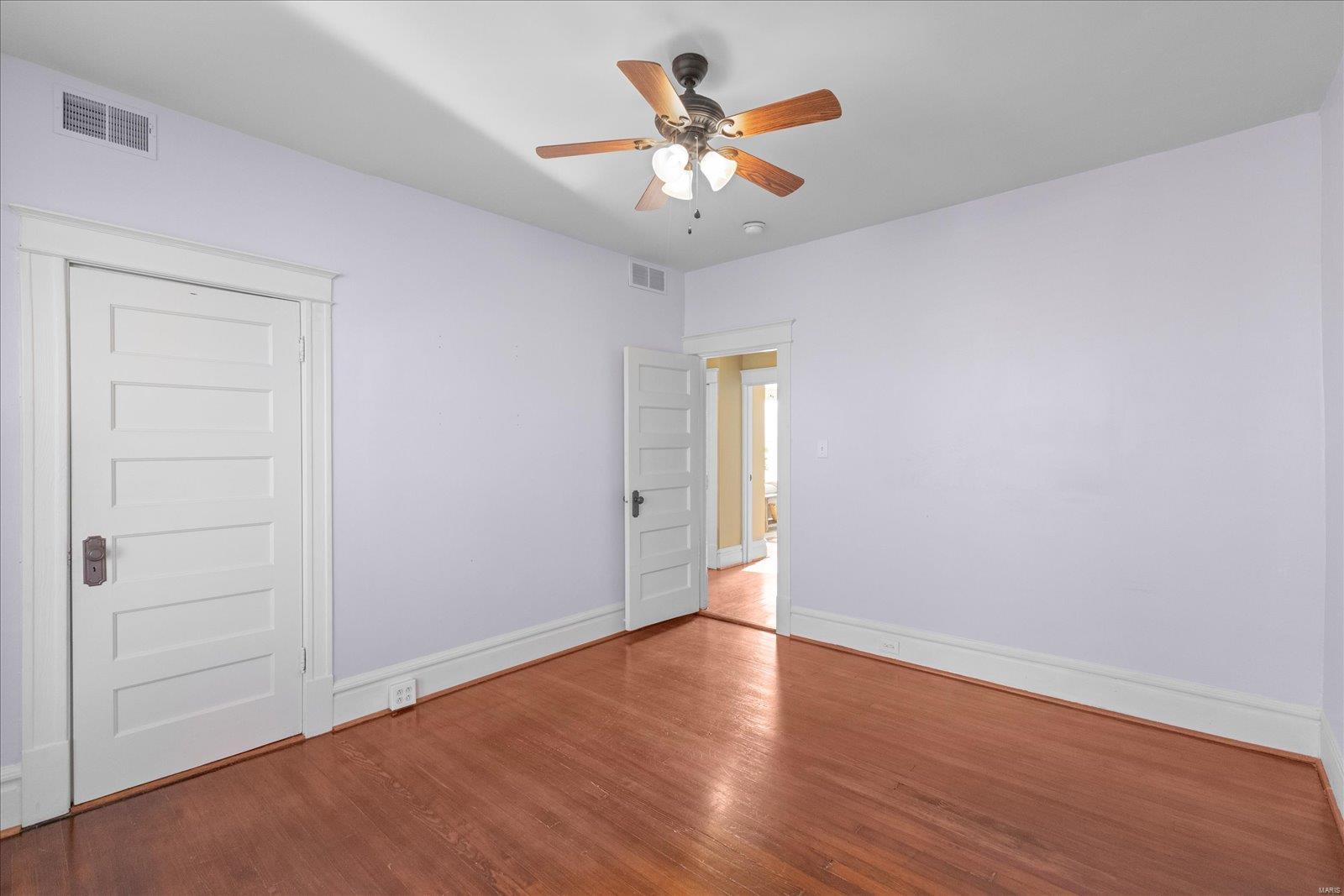 5830 De Giverville Avenue