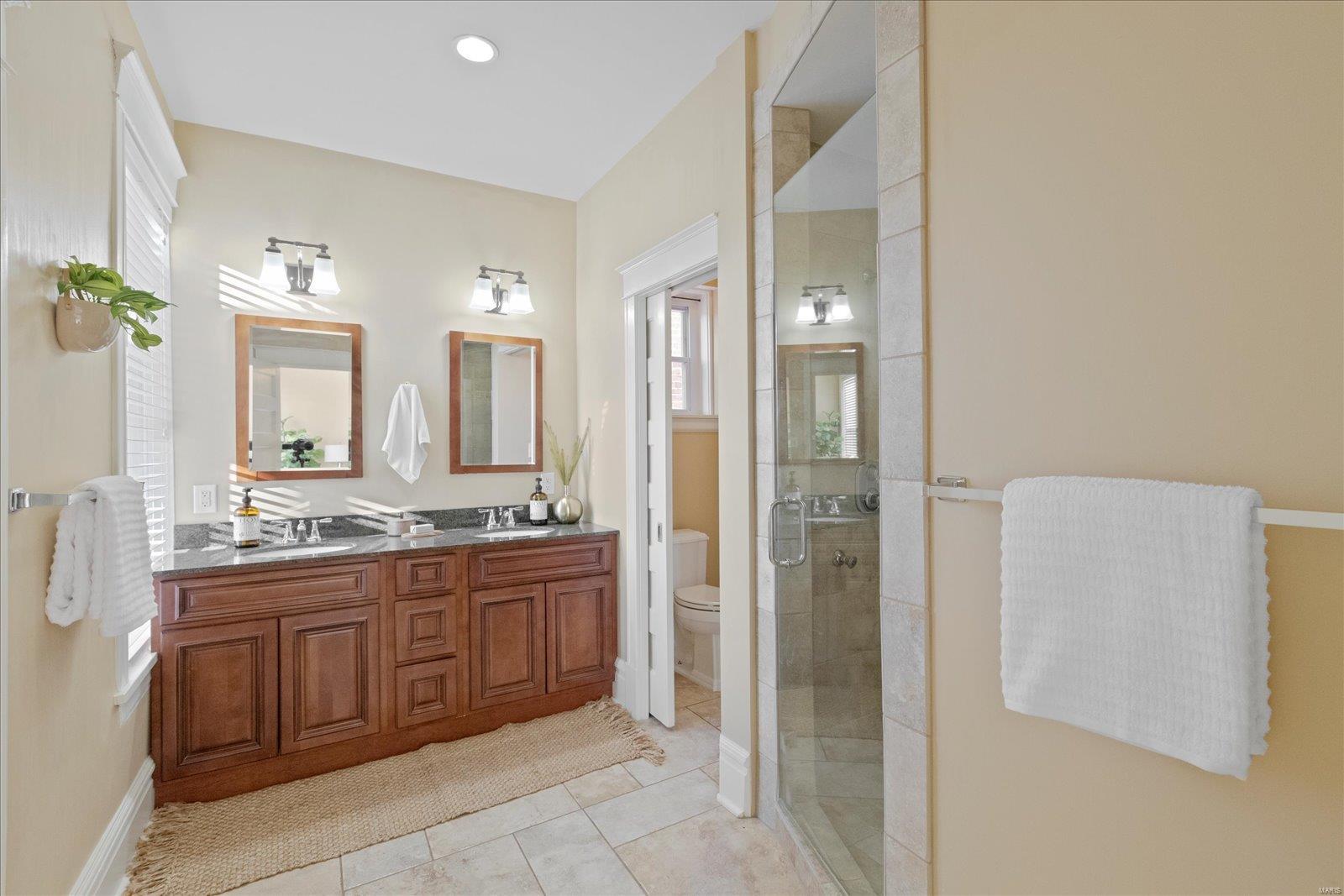 5830 De Giverville Avenue