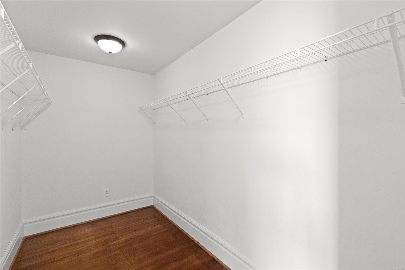 5830 De Giverville Avenue