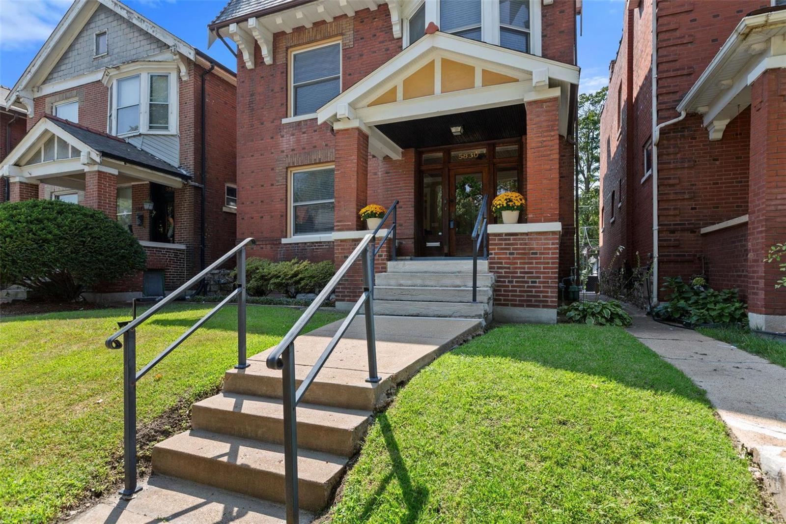 5830 De Giverville Avenue