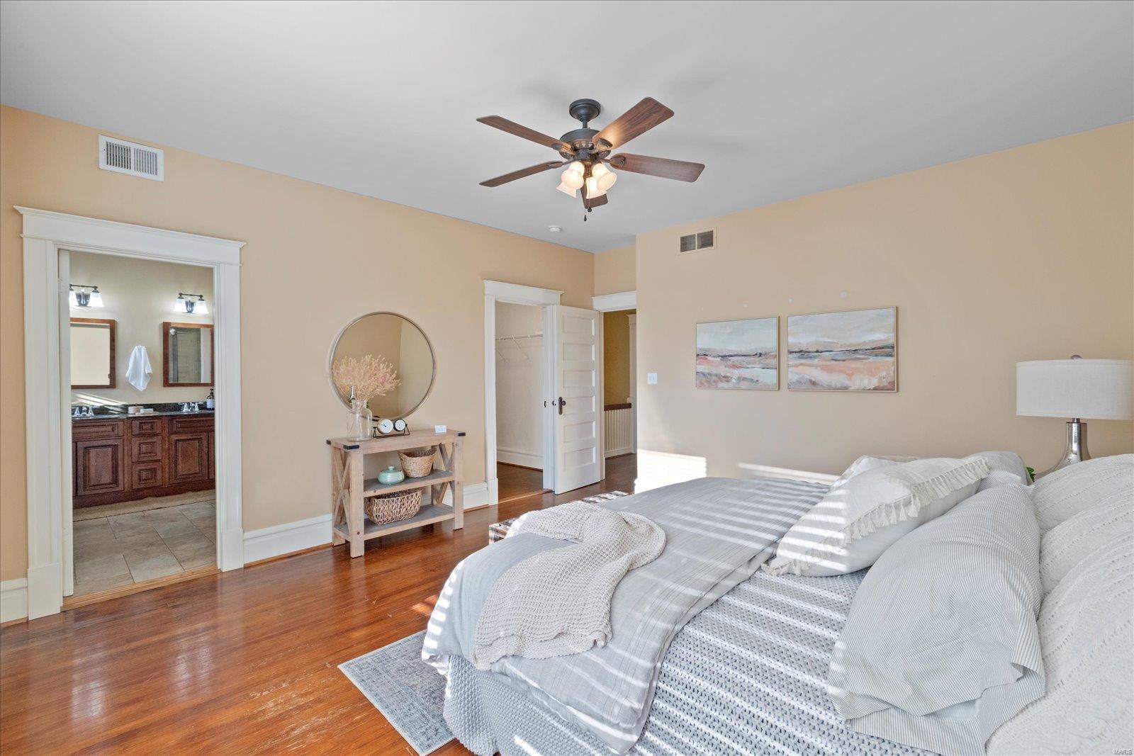 5830 De Giverville Avenue