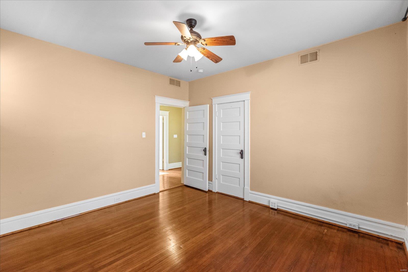 5830 De Giverville Avenue