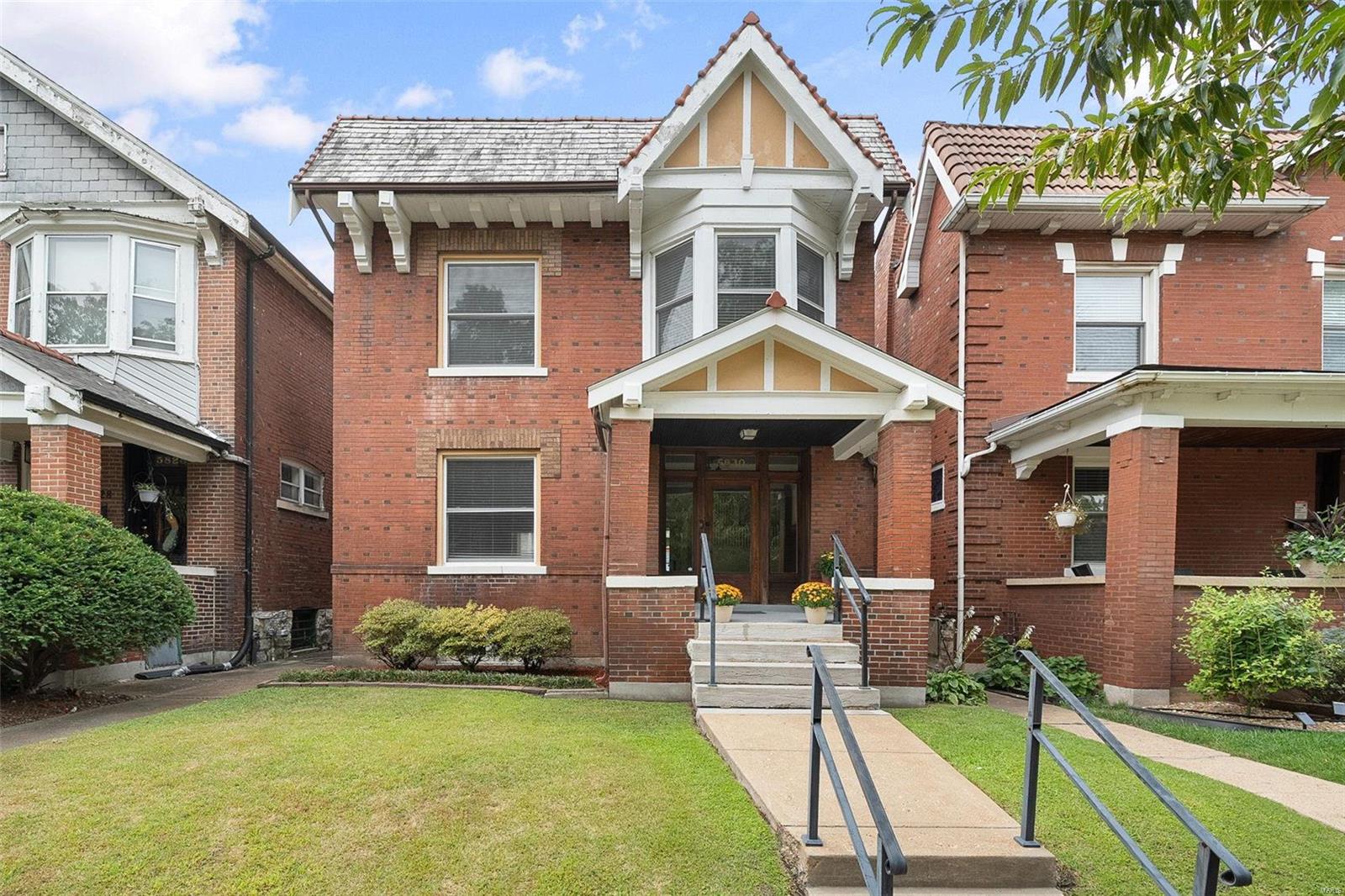 5830 De Giverville Avenue