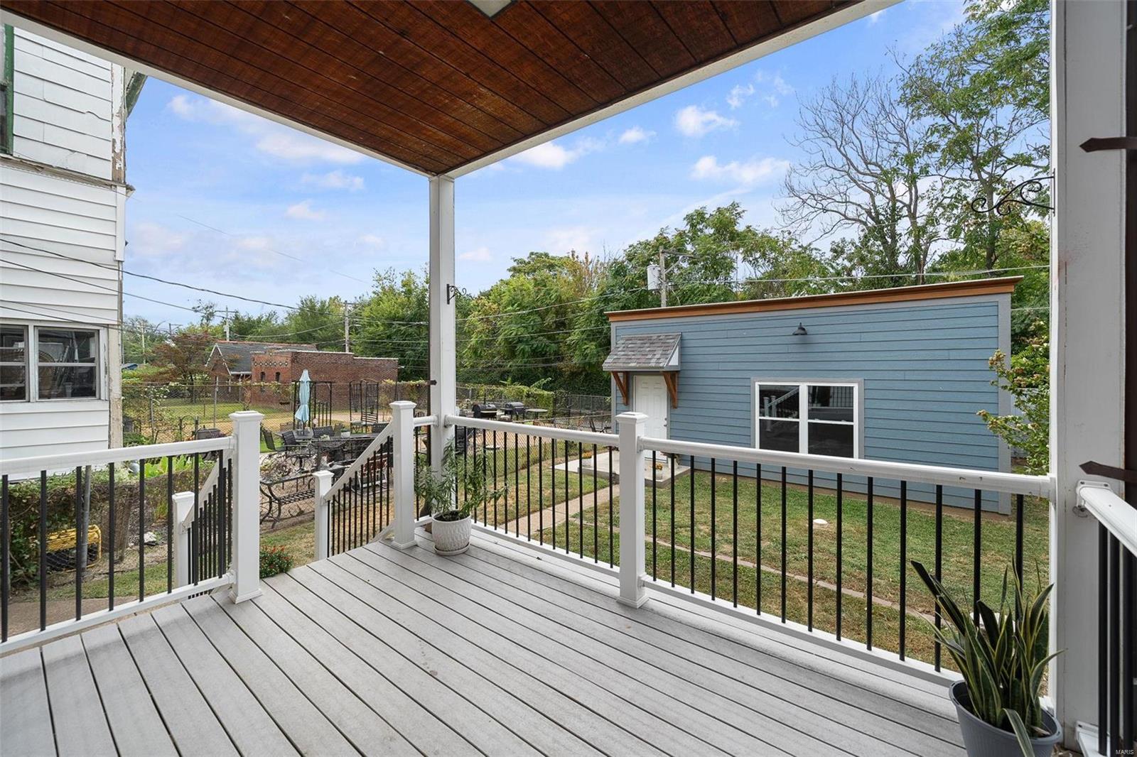 5830 De Giverville Avenue