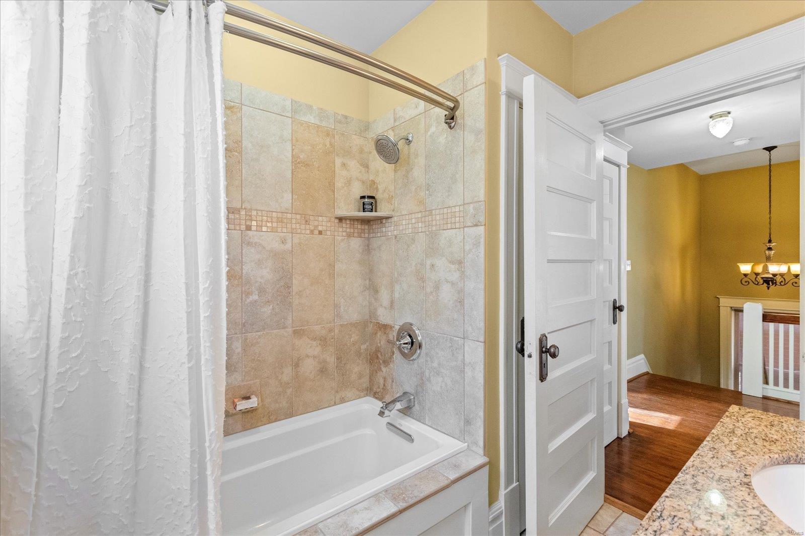 5830 De Giverville Avenue