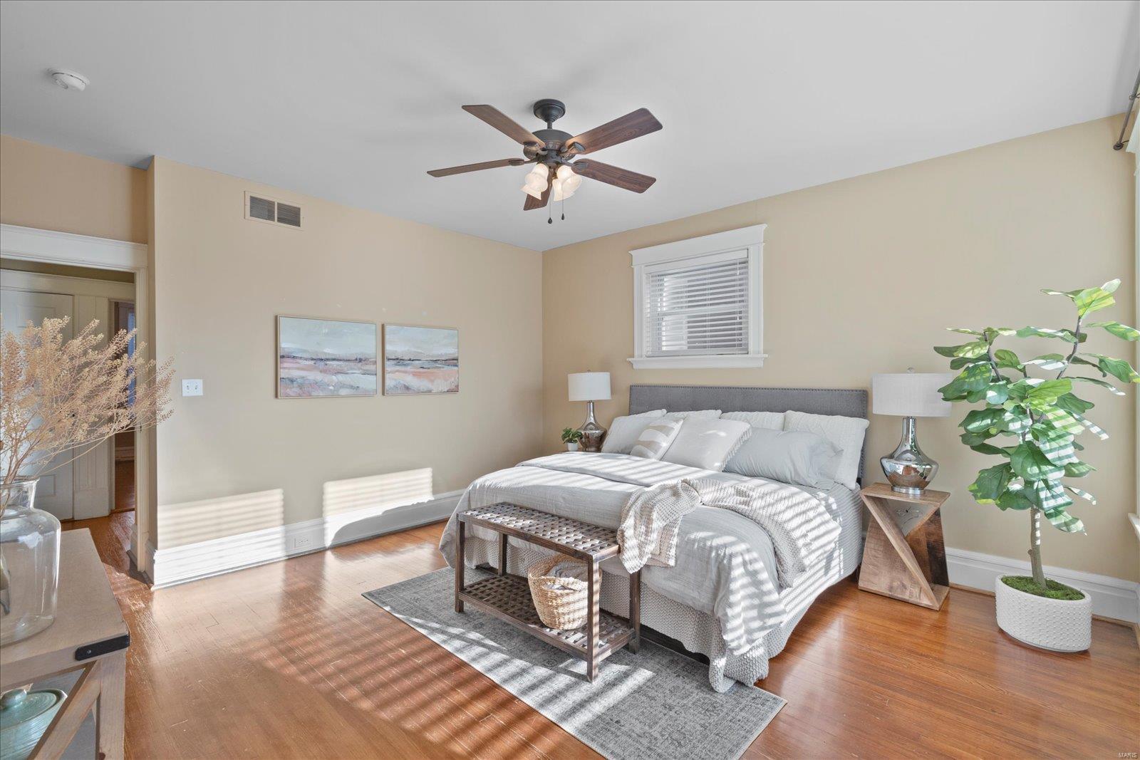 5830 De Giverville Avenue