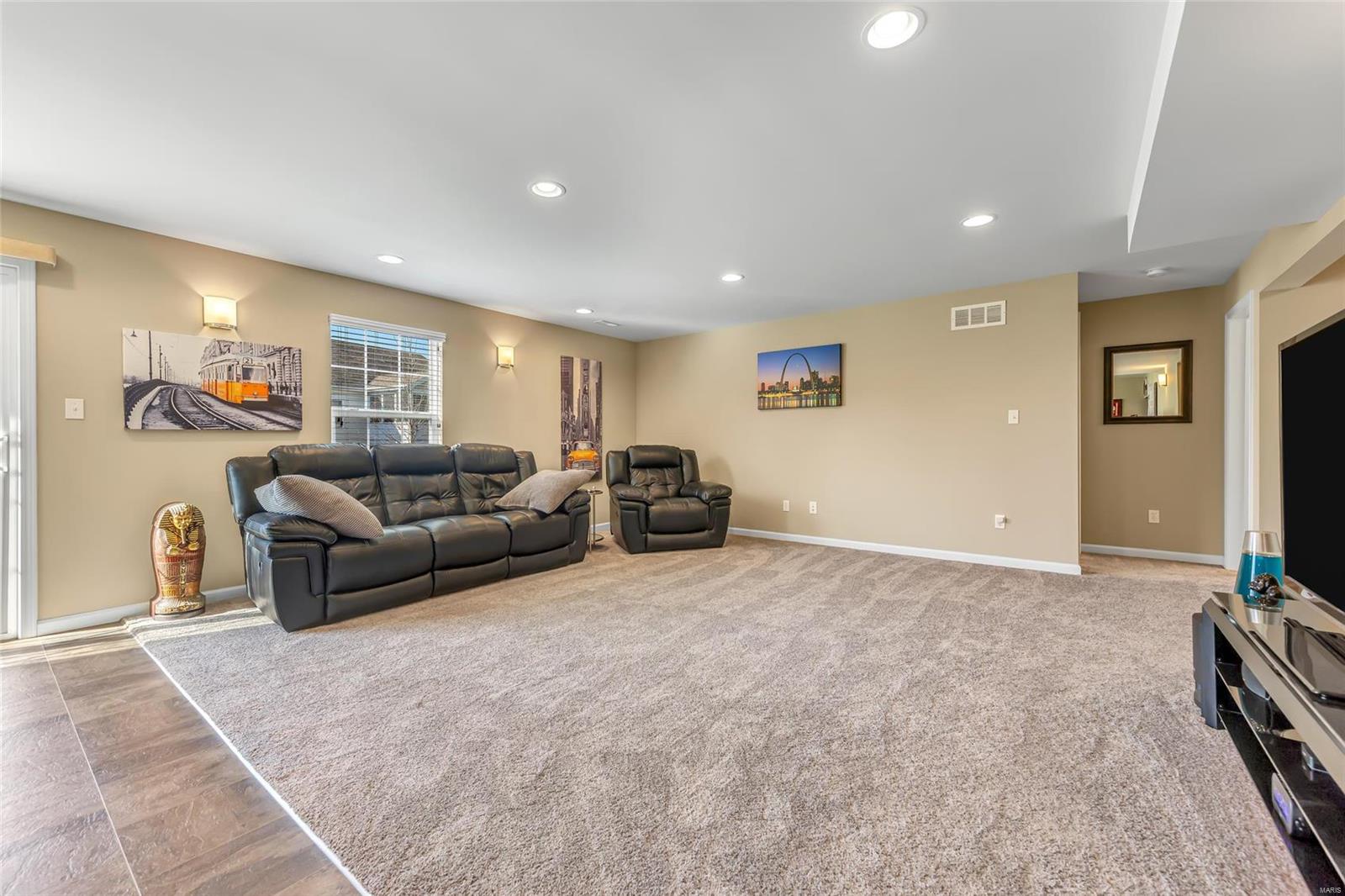 12 Ellington Oaks Court