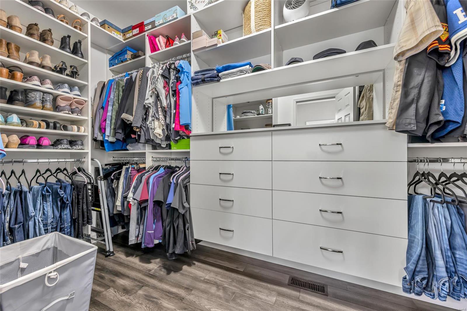 12 Ellington Oaks Court