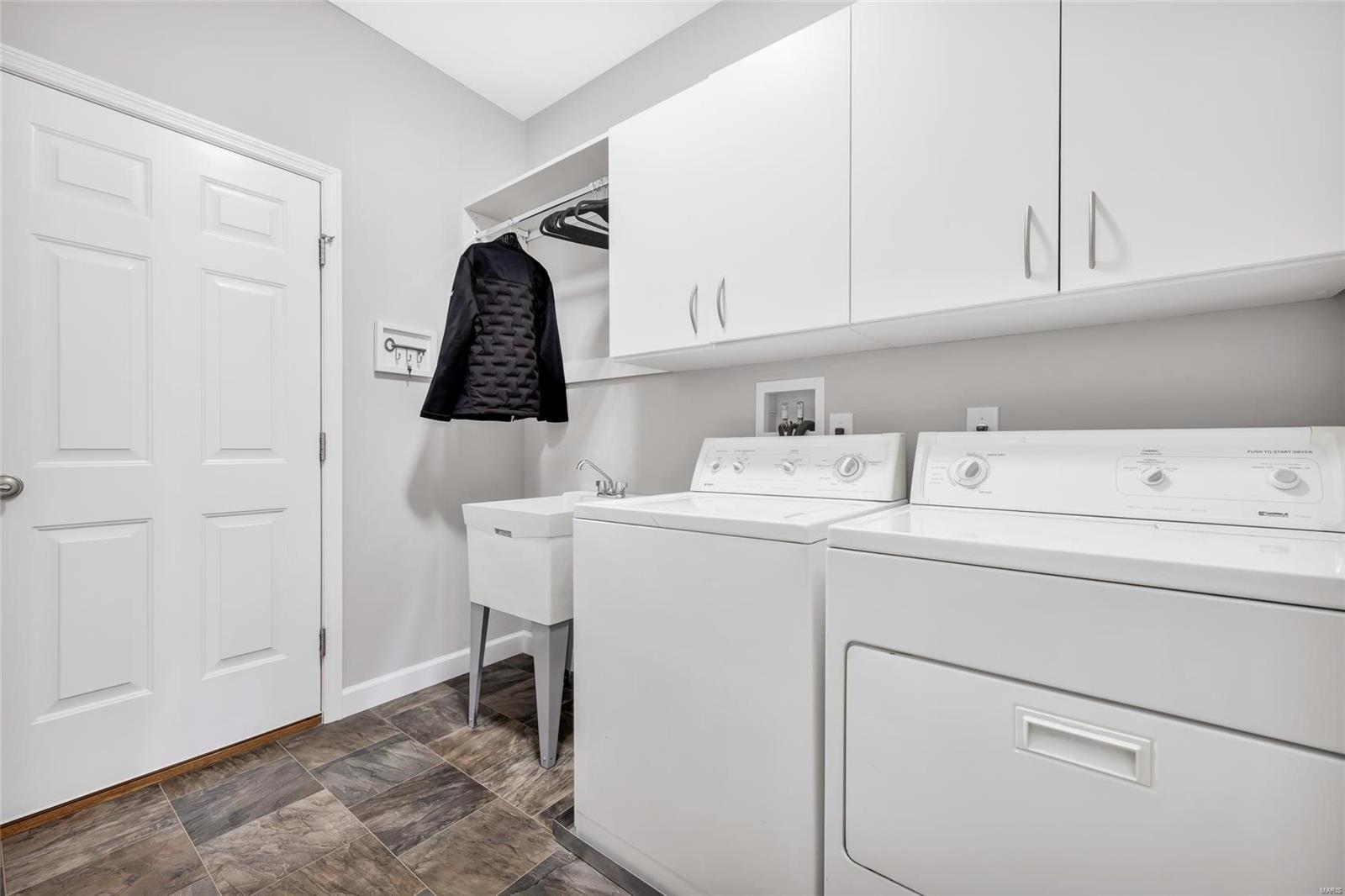 12 Ellington Oaks Court