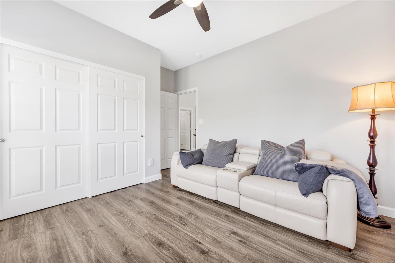 12 Ellington Oaks Court