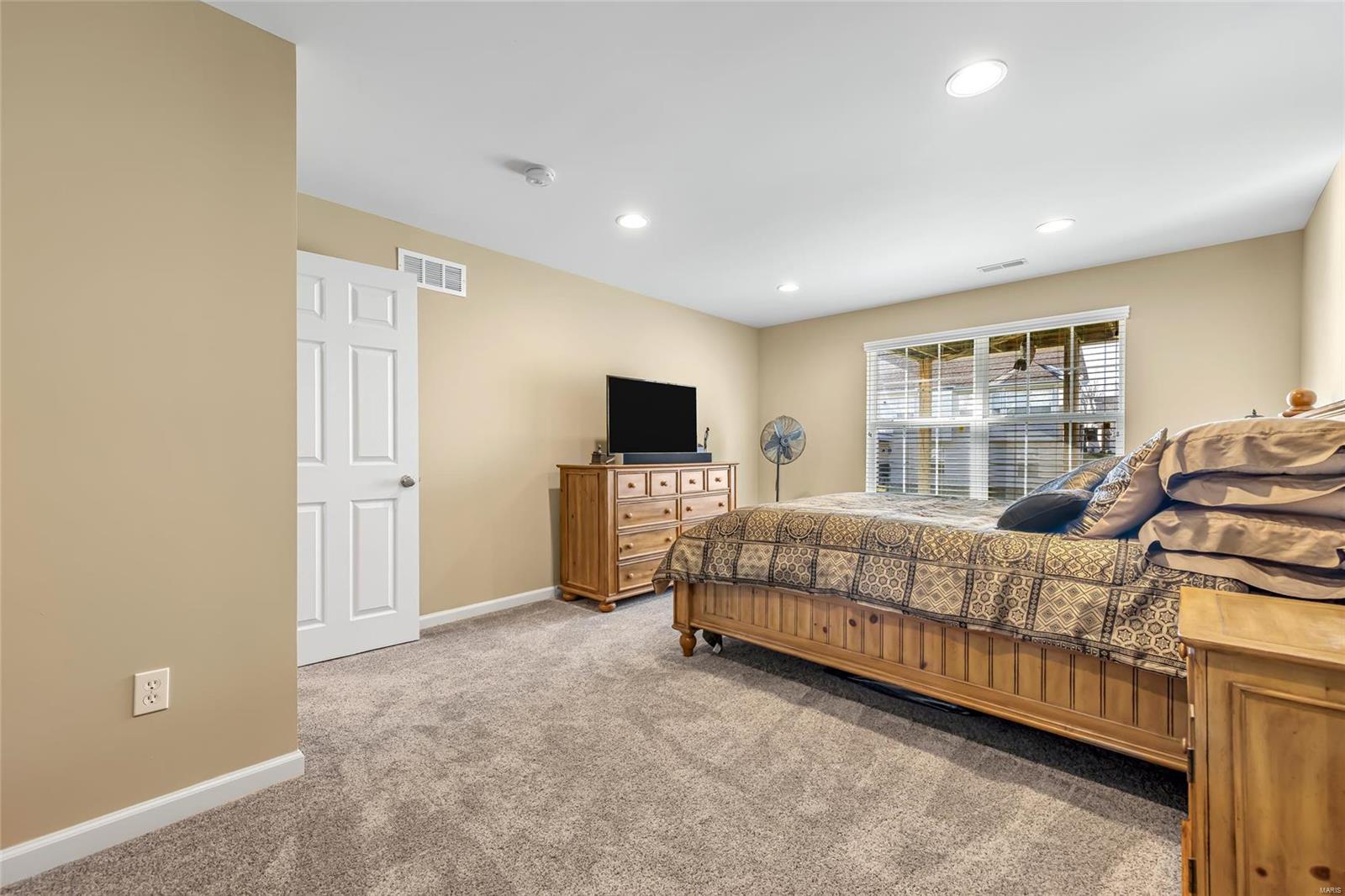 12 Ellington Oaks Court