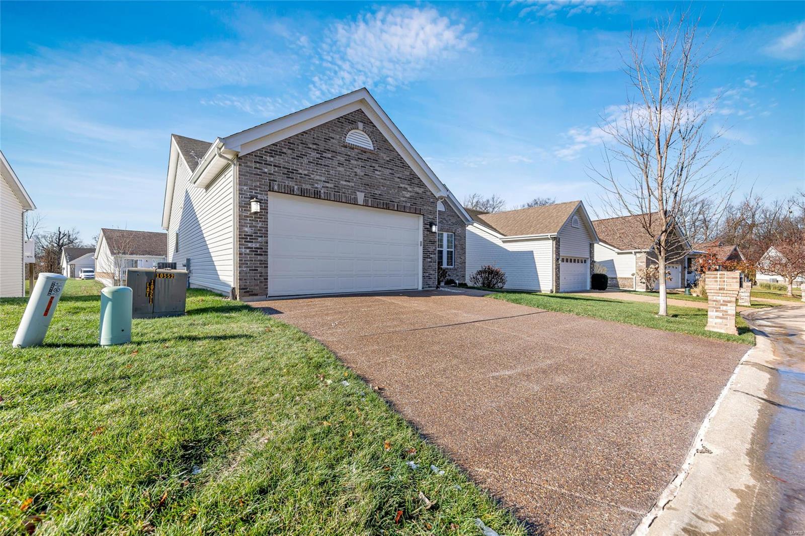 12 Ellington Oaks Court