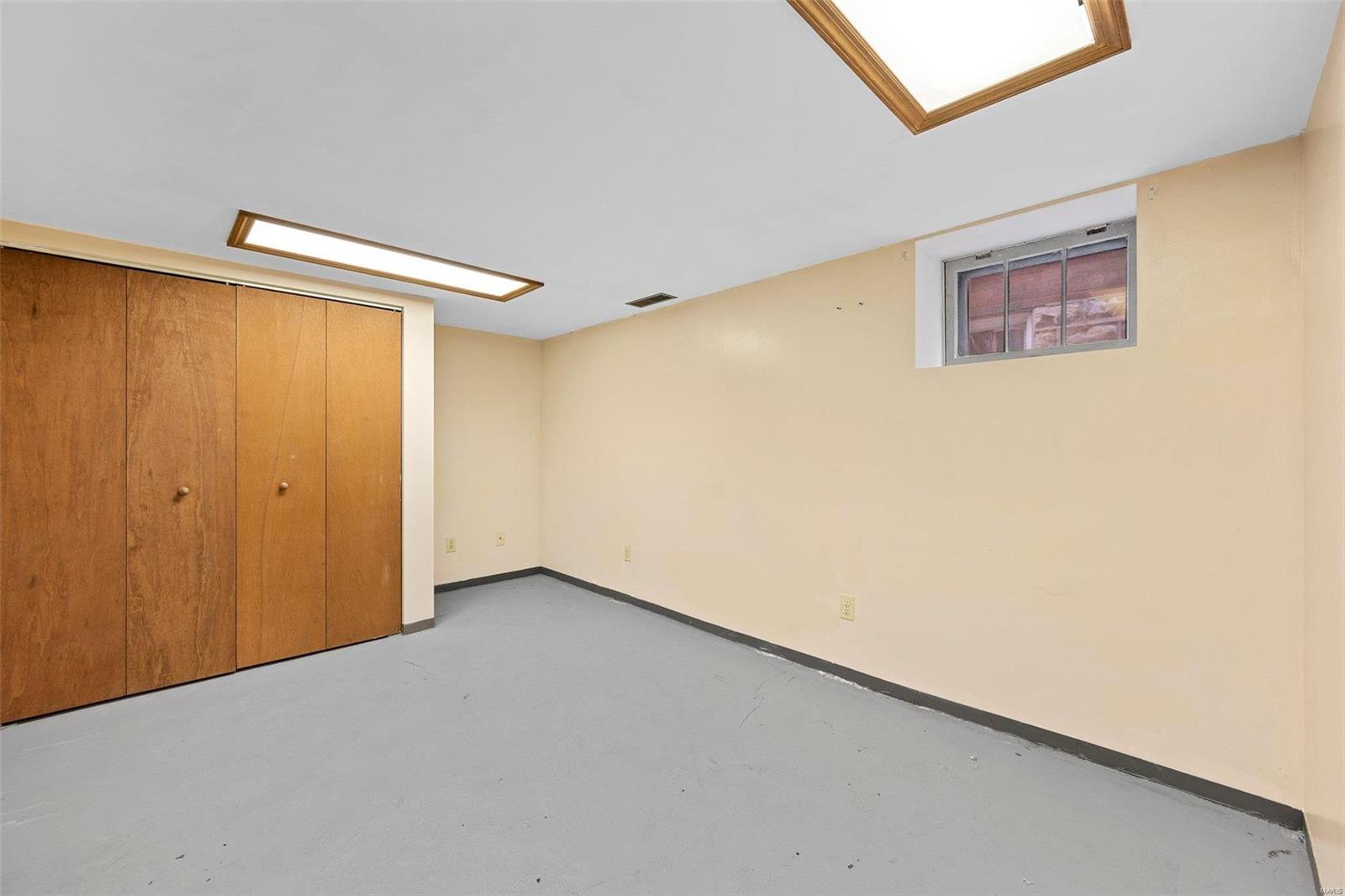 5332 Lindenwood Avenue