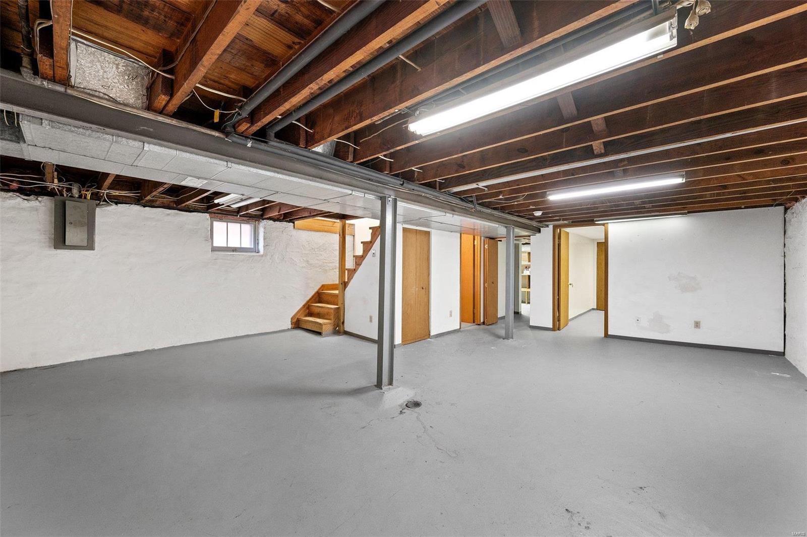 5332 Lindenwood Avenue