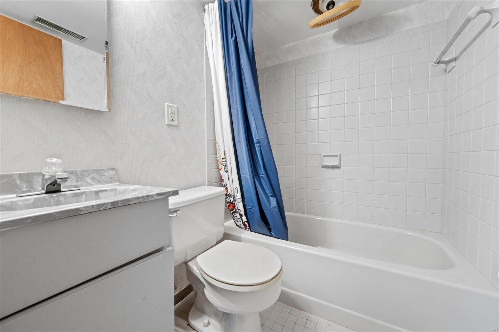 5332 Lindenwood Avenue