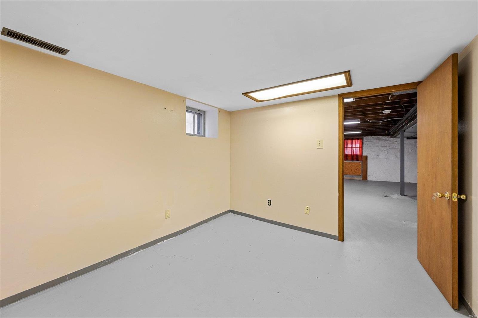 5332 Lindenwood Avenue