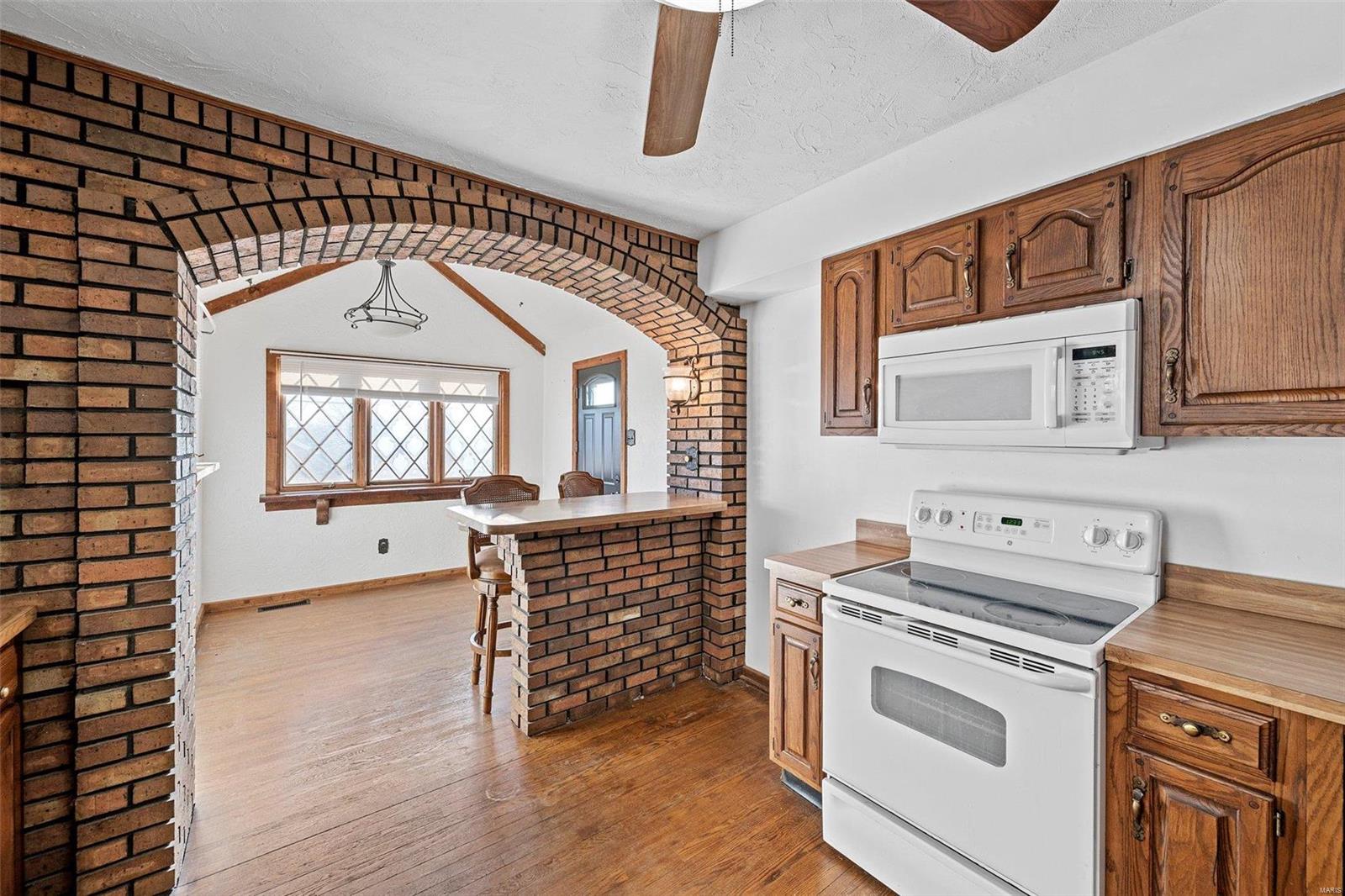 5332 Lindenwood Avenue