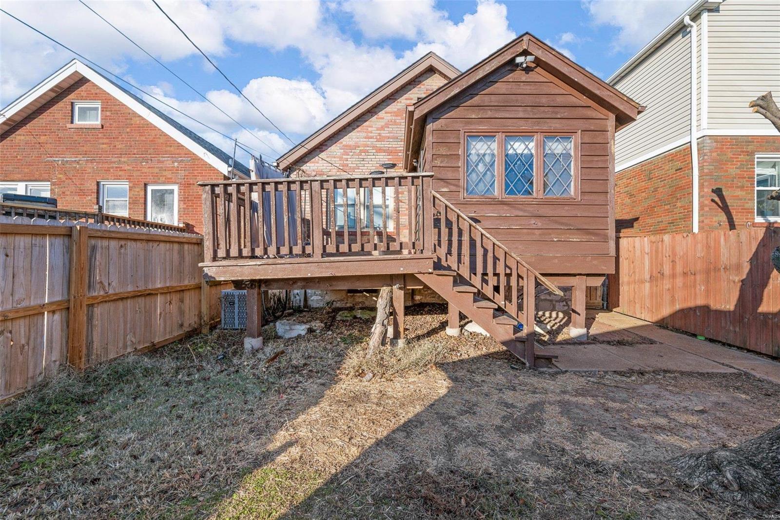 5332 Lindenwood Avenue