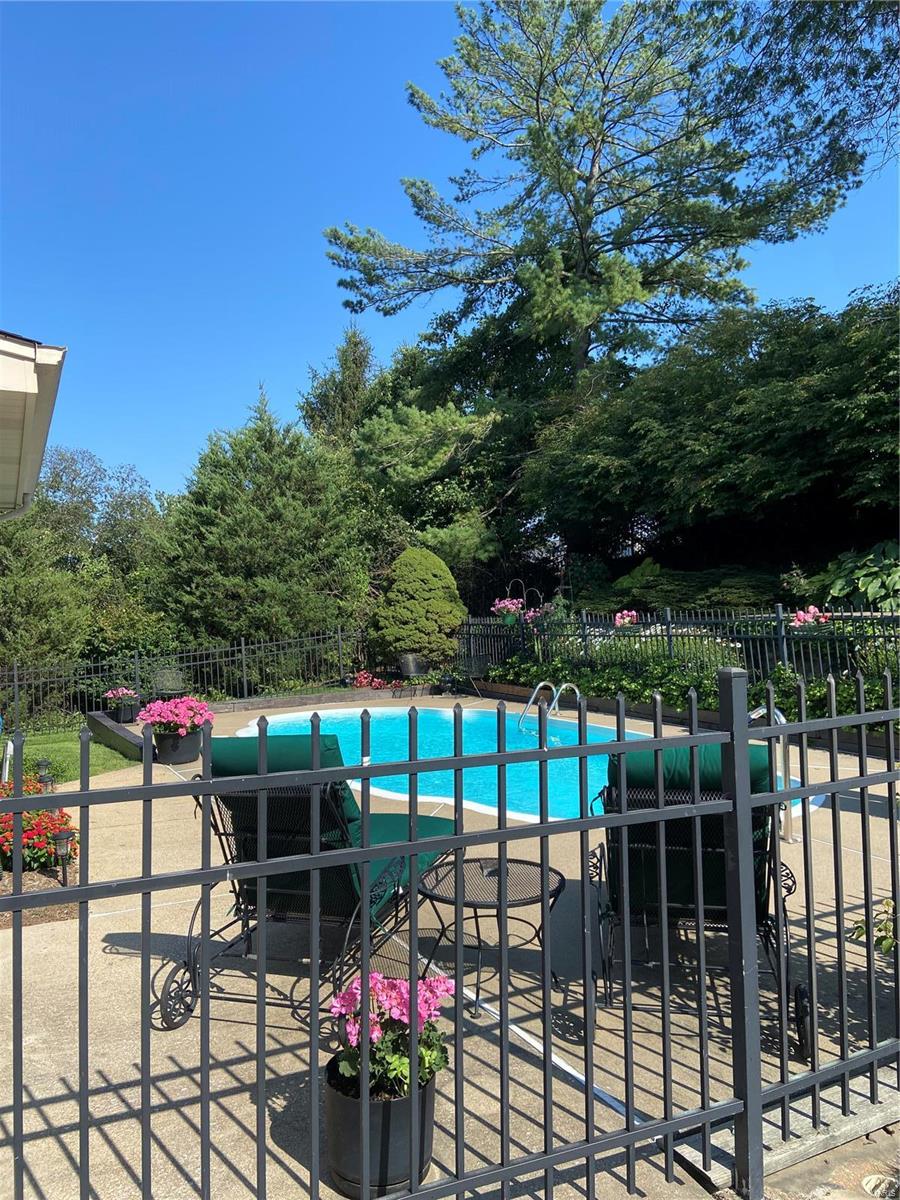 1320 Haute Loire Drive