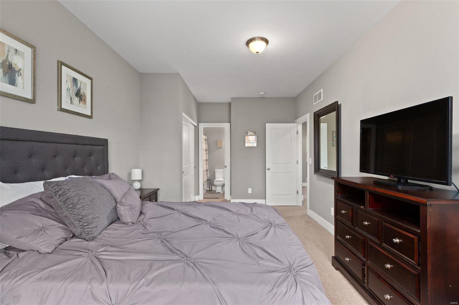 5378 Magnolia Avenue