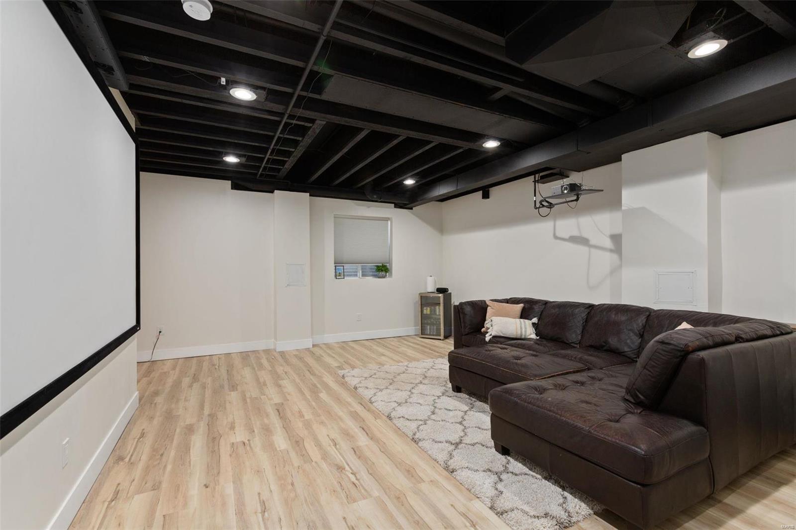 5378 Magnolia Avenue