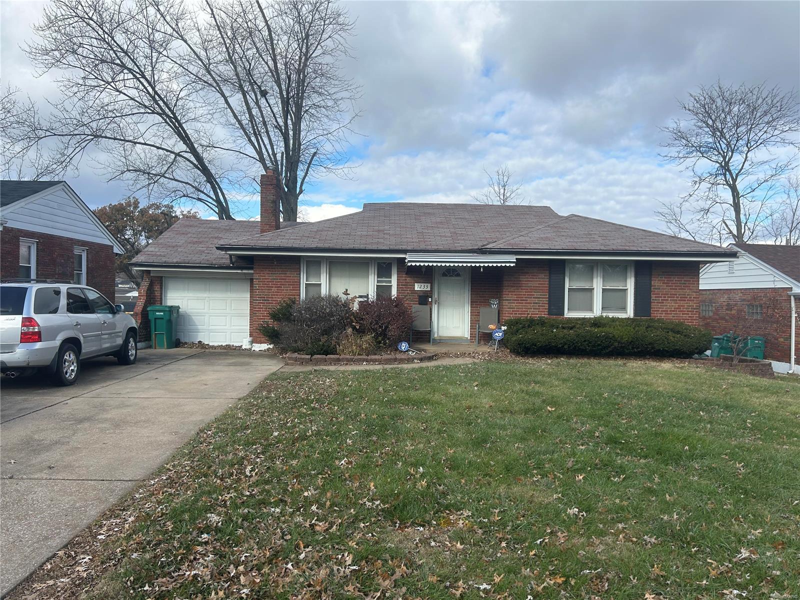 1233 Edgewater Drive