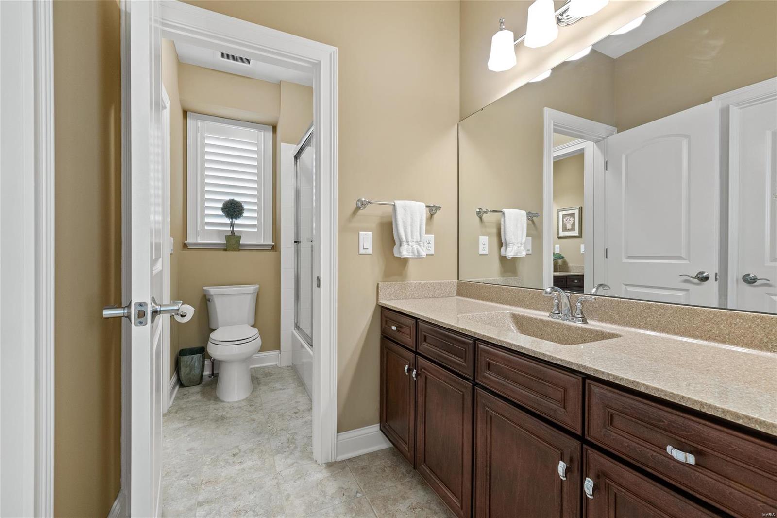 30 Meadowbrook Country Club Est