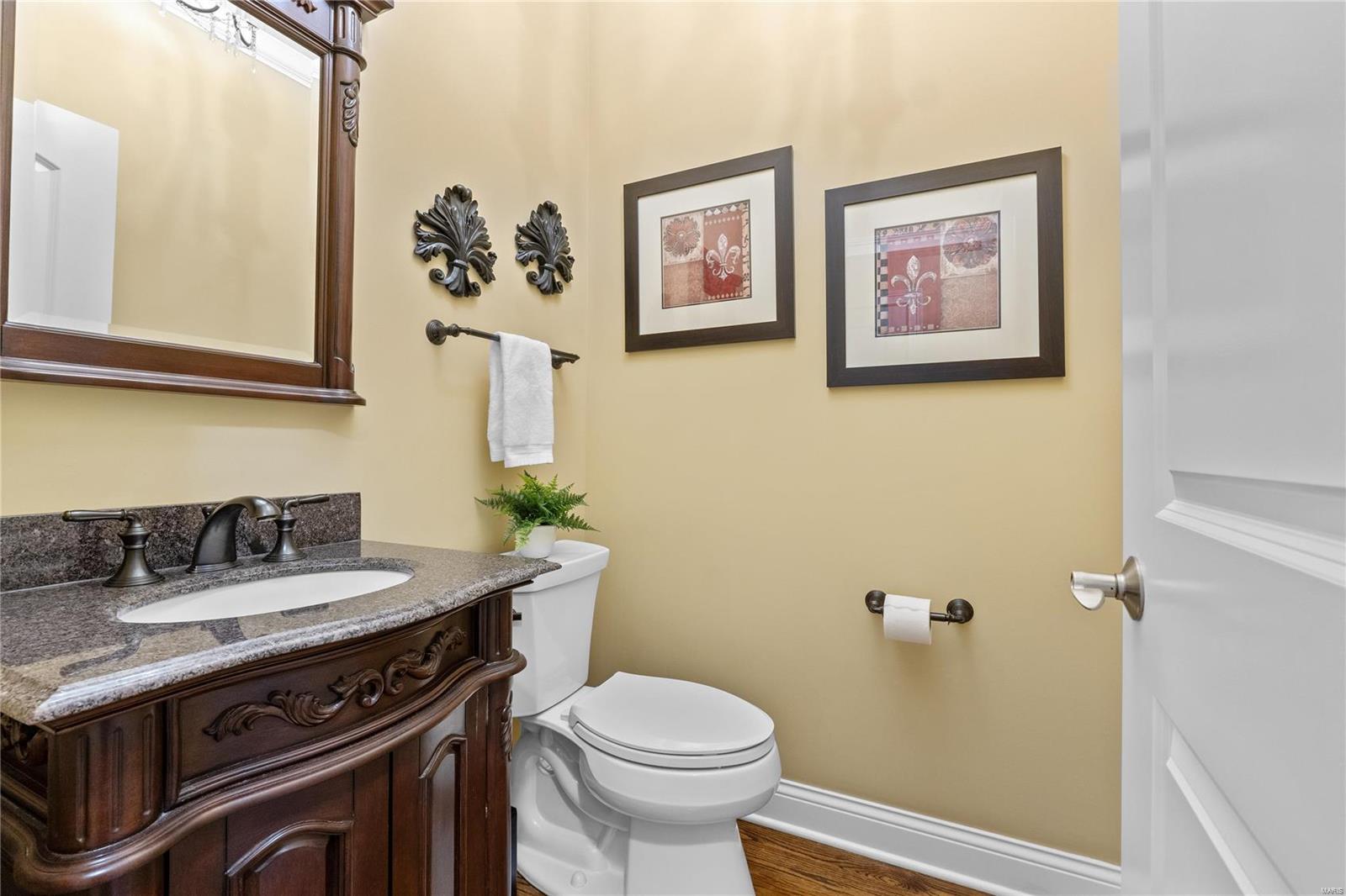 30 Meadowbrook Country Club Est